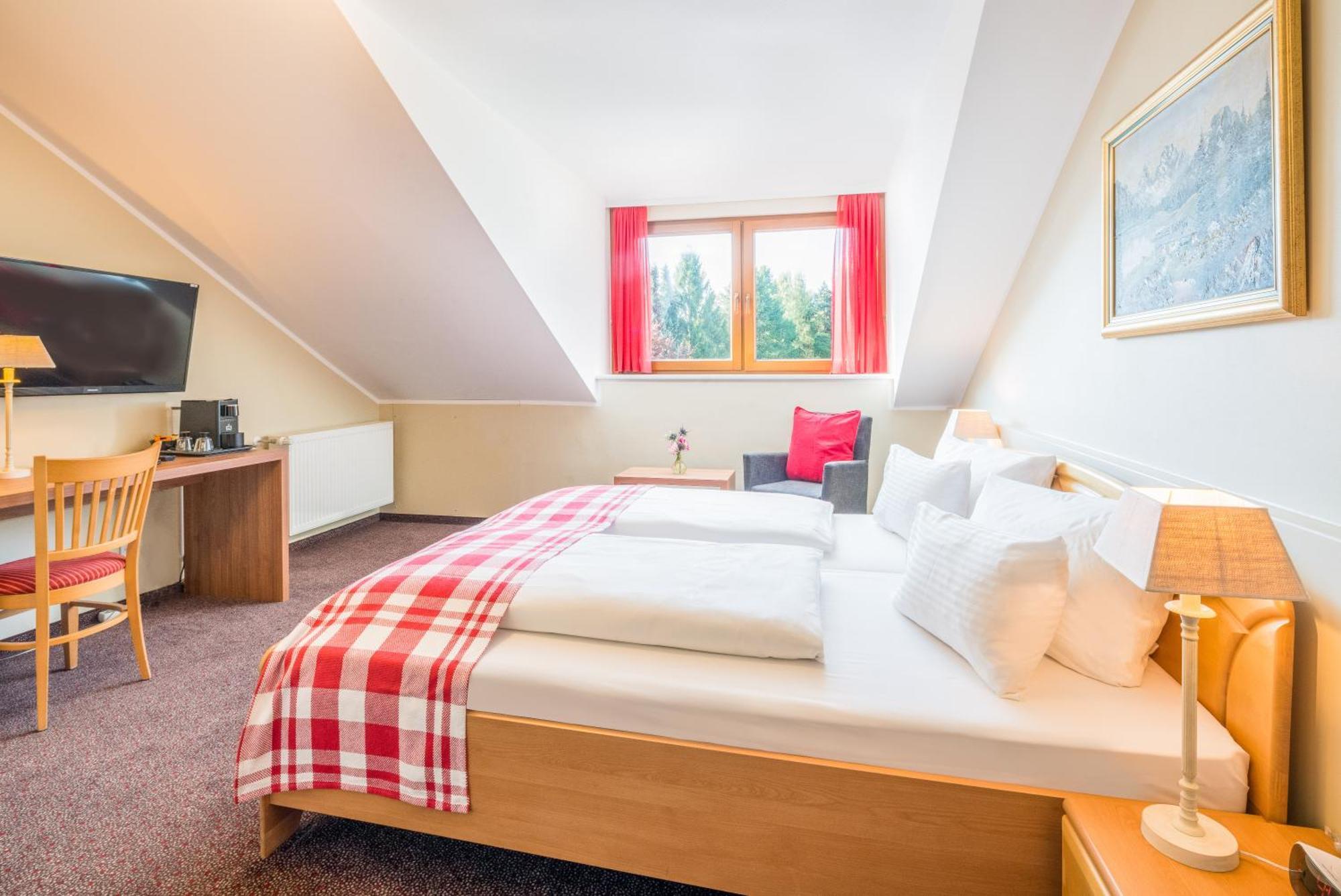 Best Western Hotel Brunnenhof Weibersbrunn Exterior photo