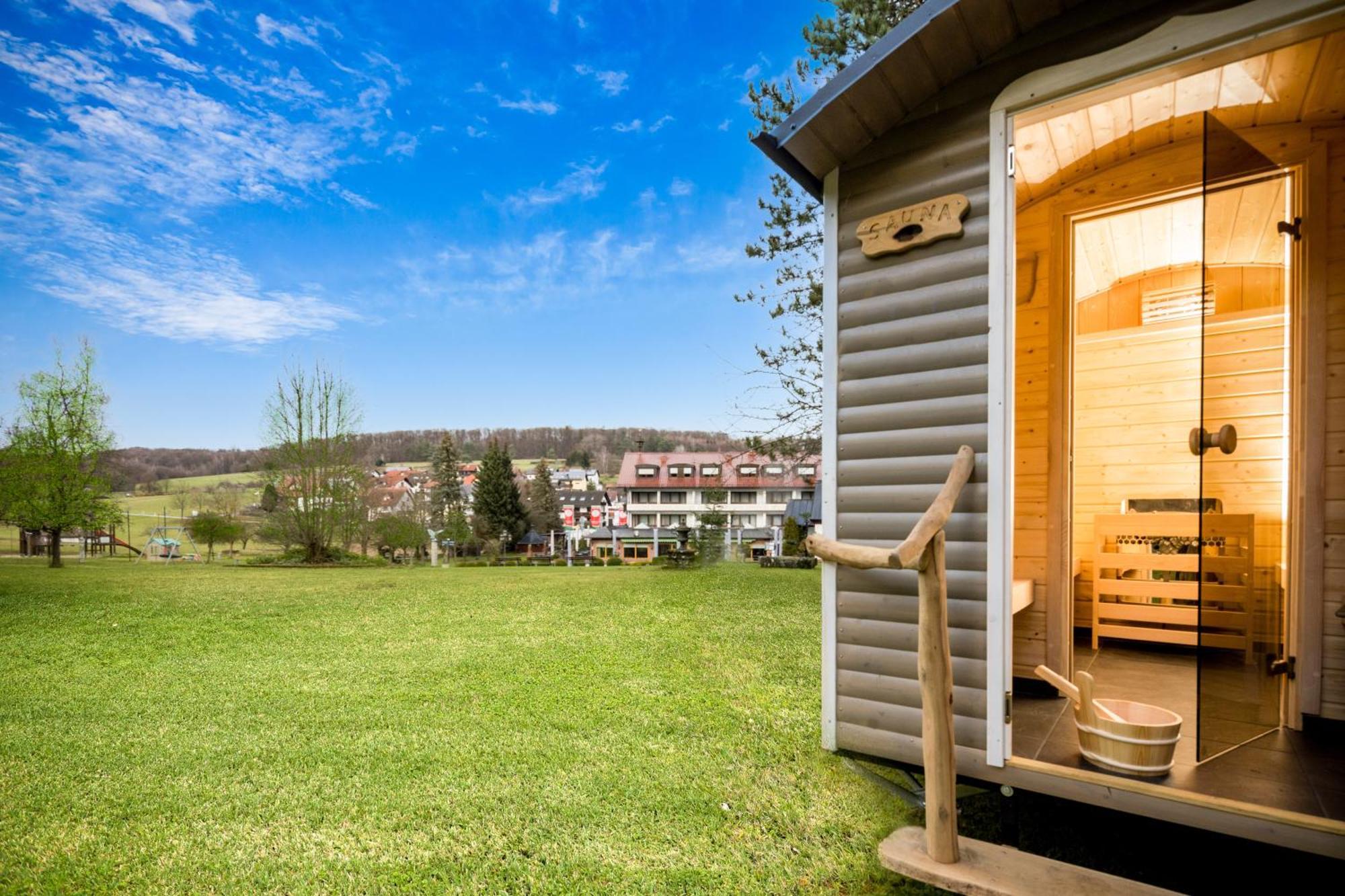 Best Western Hotel Brunnenhof Weibersbrunn Exterior photo